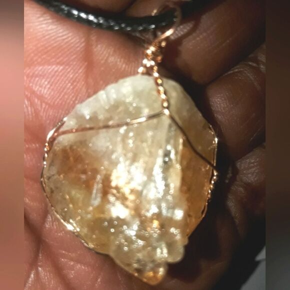 Hand crafted crystal pendant necklace - Picture 7 of 8